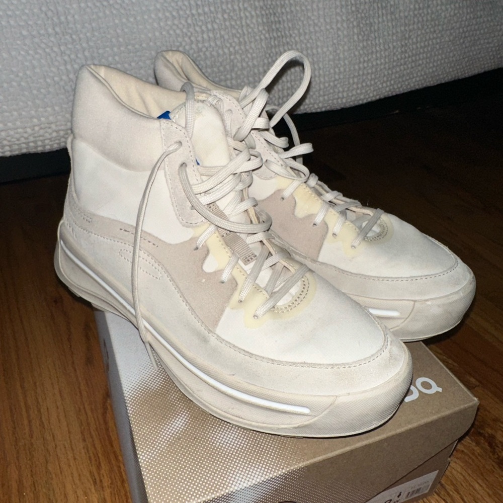 Sorrel white boots